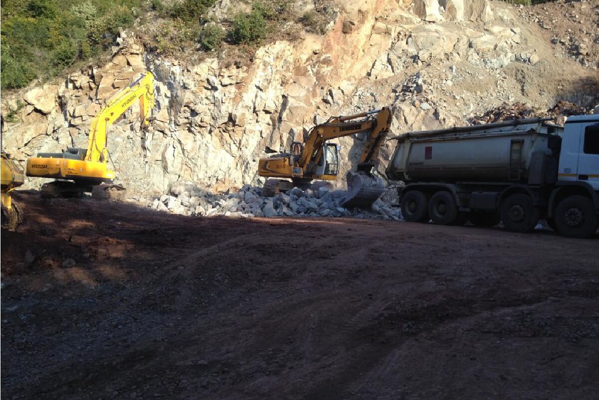 Demolări și Ecologizări 38 servicii-autosenna-deva-explotari-cariere-piatra-1