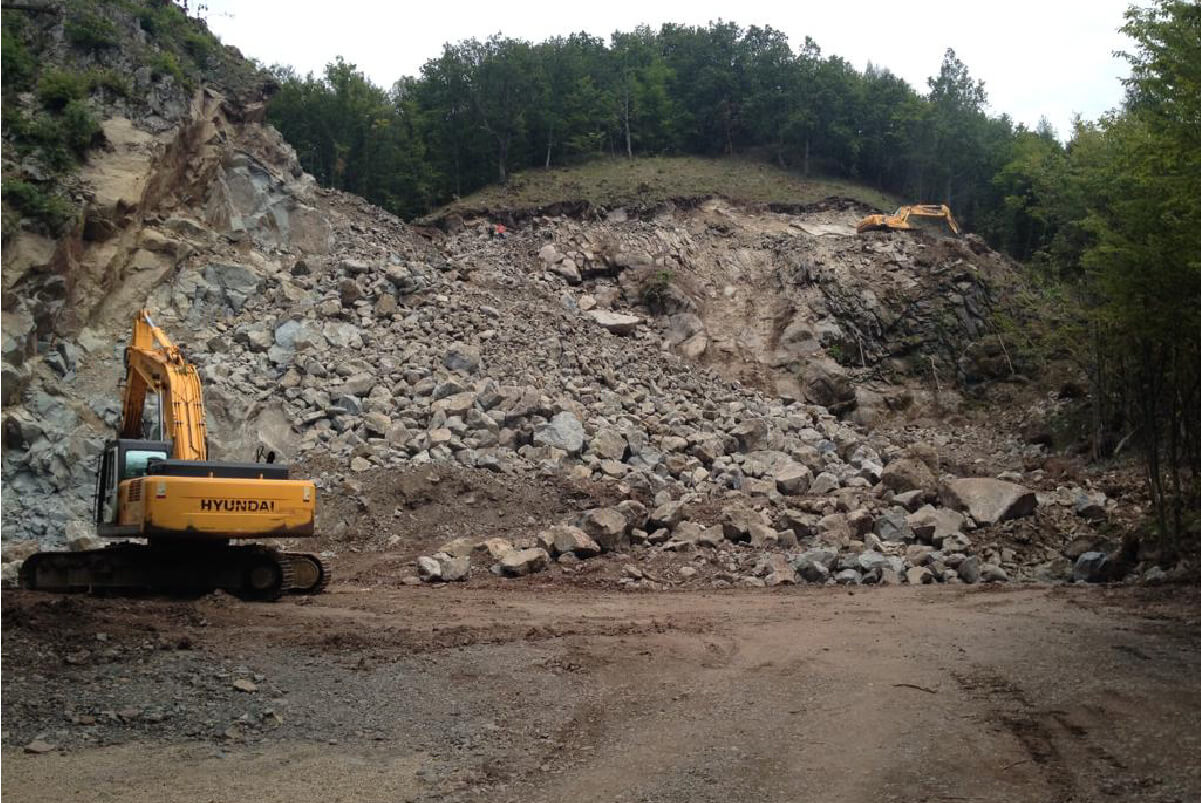 Exploatări de Carieră de Suprafață și Materiale pentru Construcții 25 servicii-autosenna-deva-recilcare-materiale-constructii